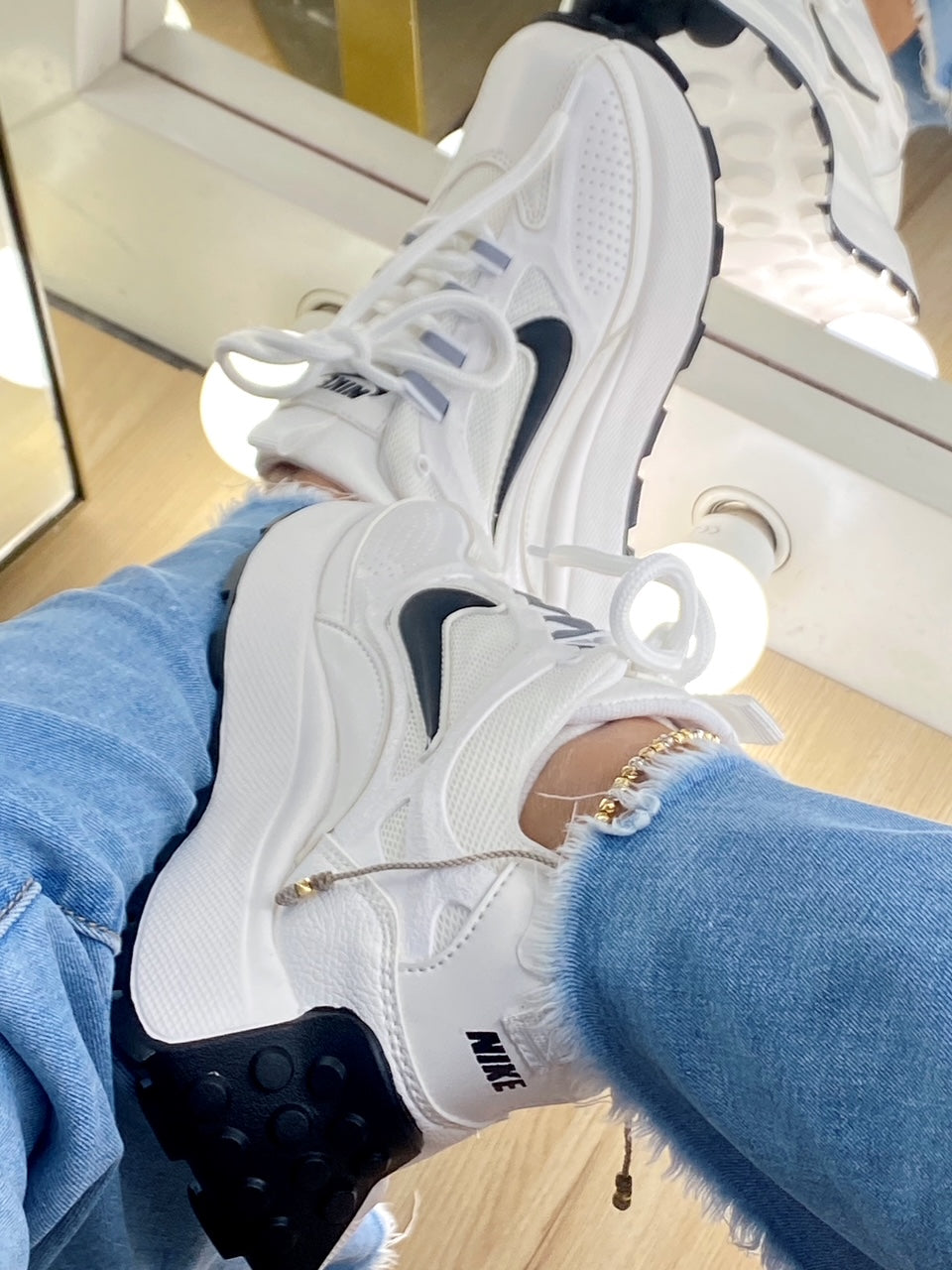 NIKE BAILLELI