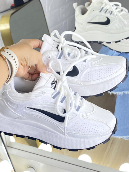 NIKE BAILLELI