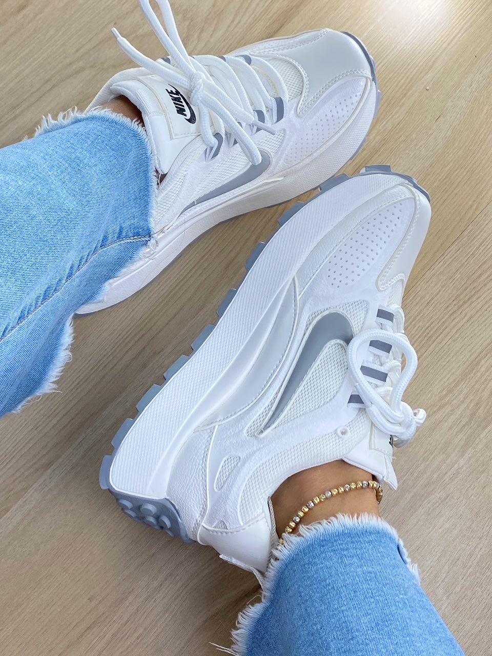 NIKE BAILLELI