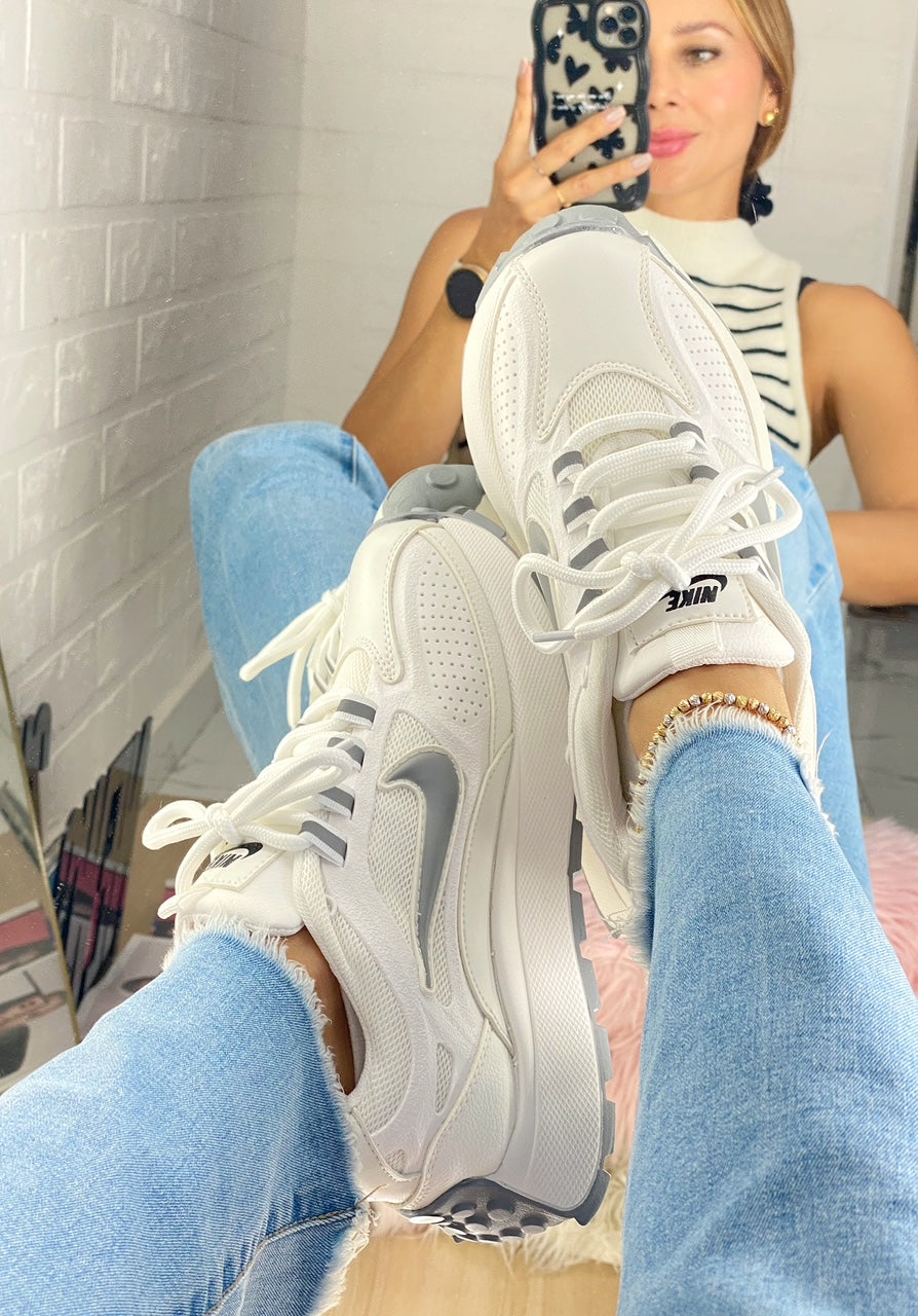 NIKE BAILLELI